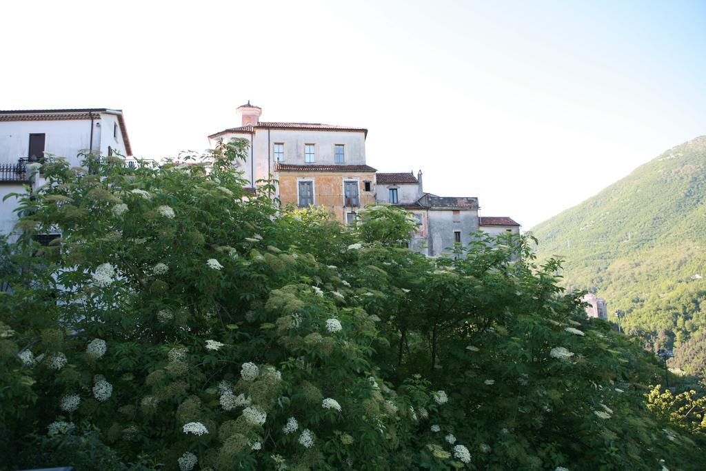 B&B Lo Straniero Rivello Buitenkant foto