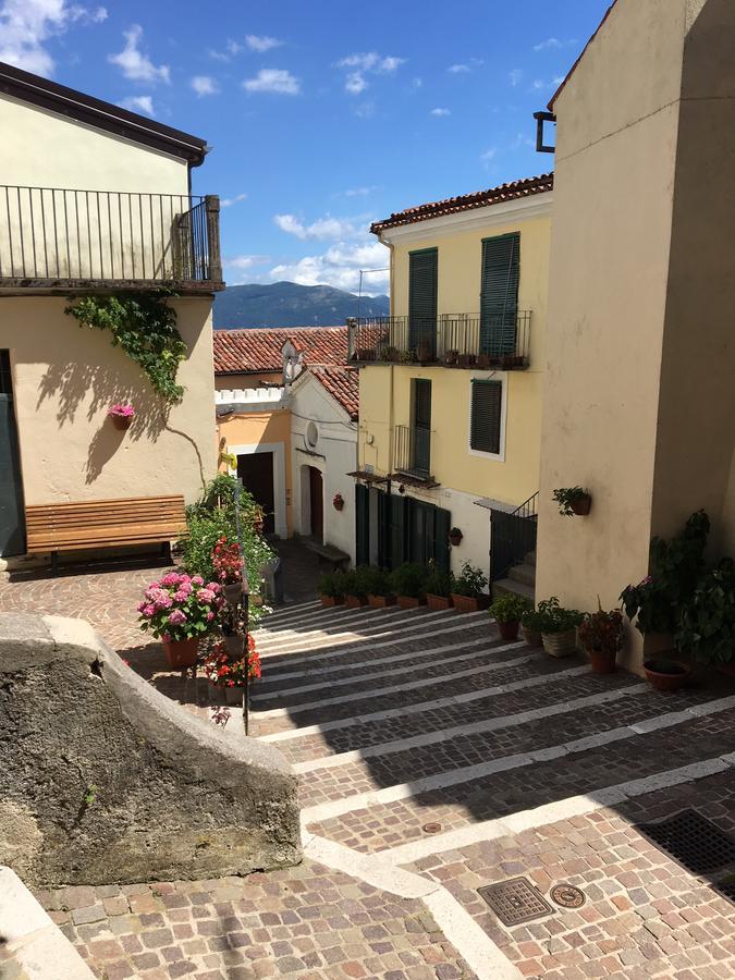 B&B Lo Straniero Rivello Buitenkant foto